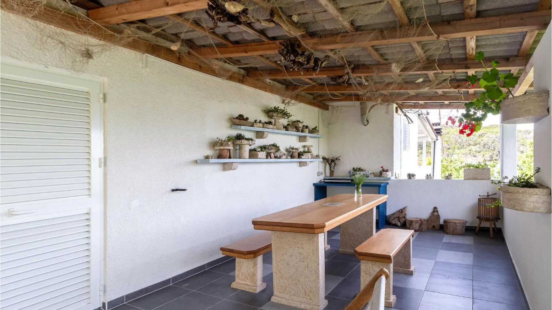 Cozy Apartment In Supetarska Draga With Kitchen Croatia